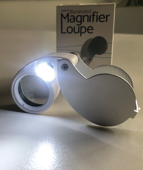 Essentials Lupe, beleuchtet